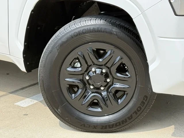 2024 Toyota Tundra - Image 2