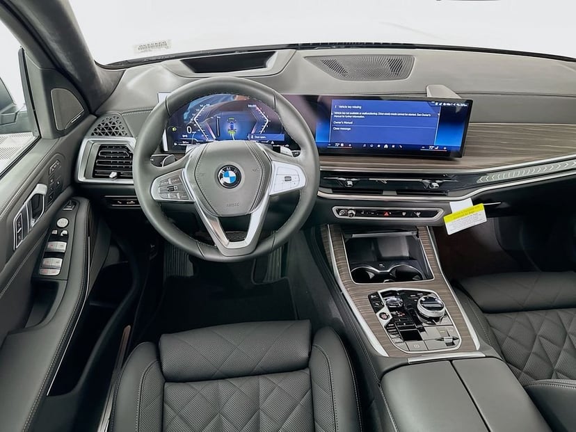 2026 BMW X7 - Image 19