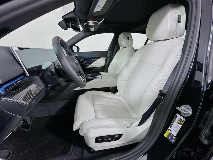 2026 BMW i5 - Image 16