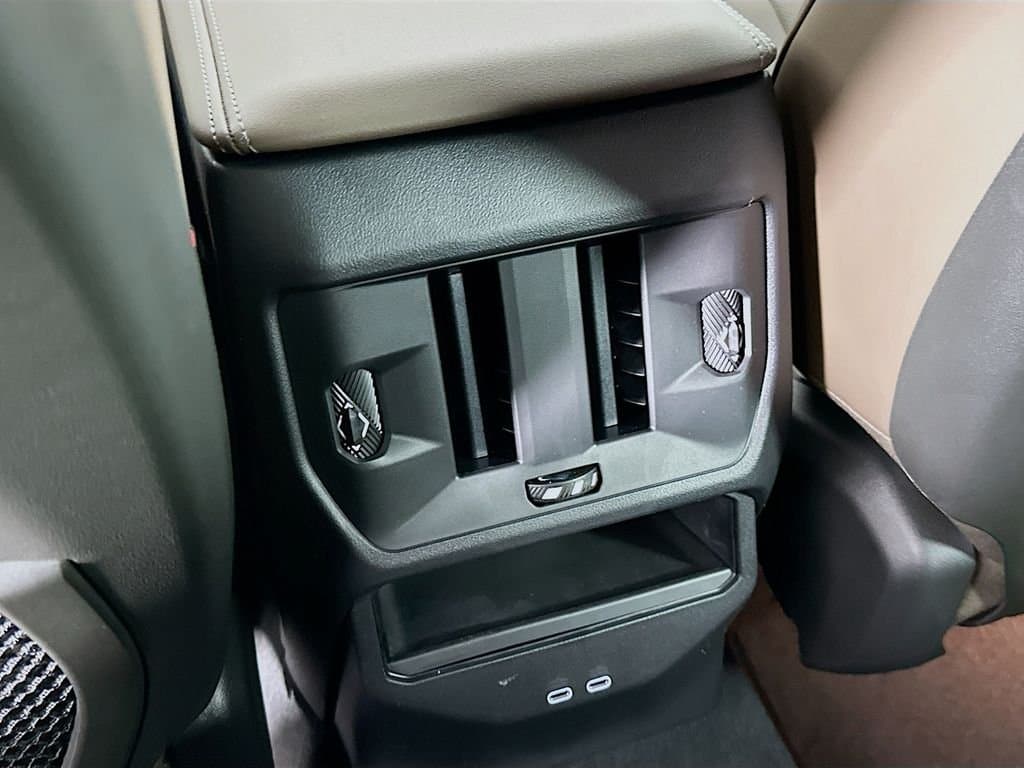 2025 BMW X3 - Image 18