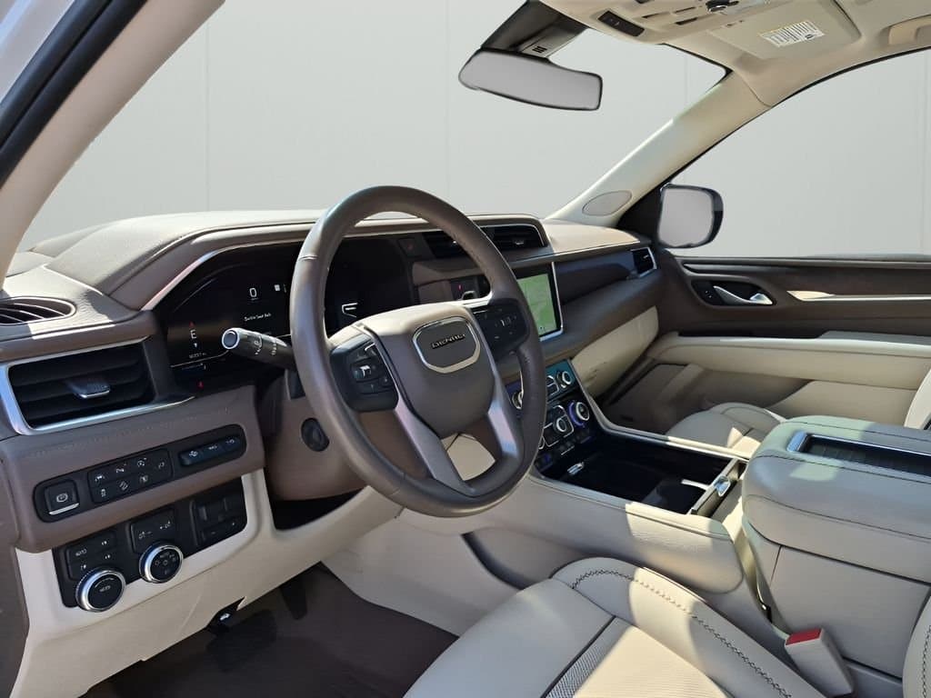 2022 GMC Yukon - Image 30