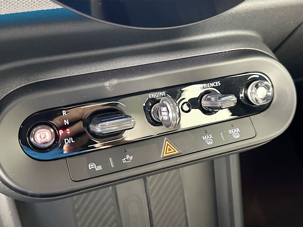 2025 MINI COOPER - Image 16