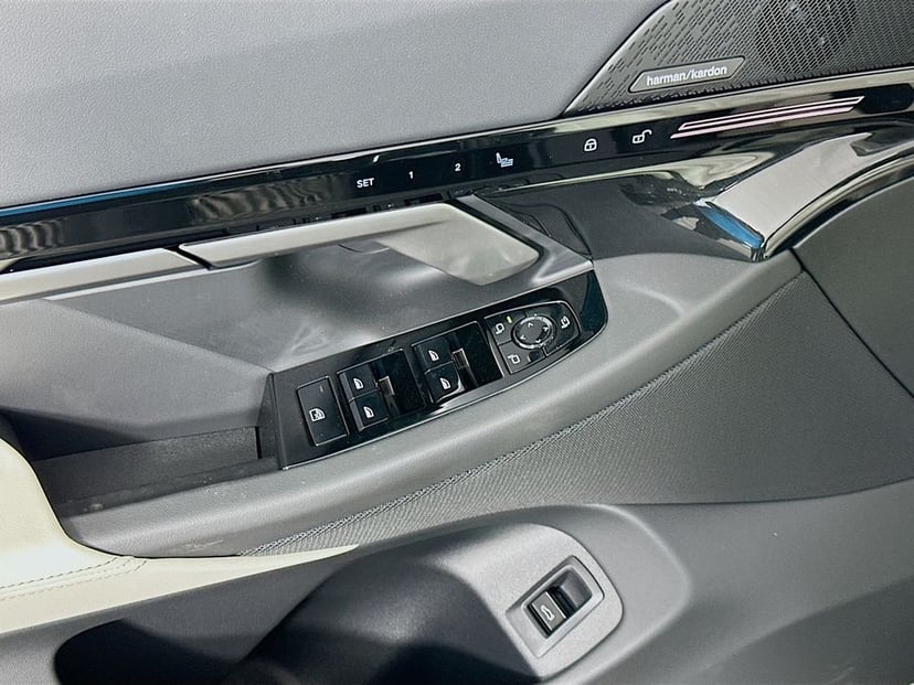 2026 BMW 5 Series - Image 20
