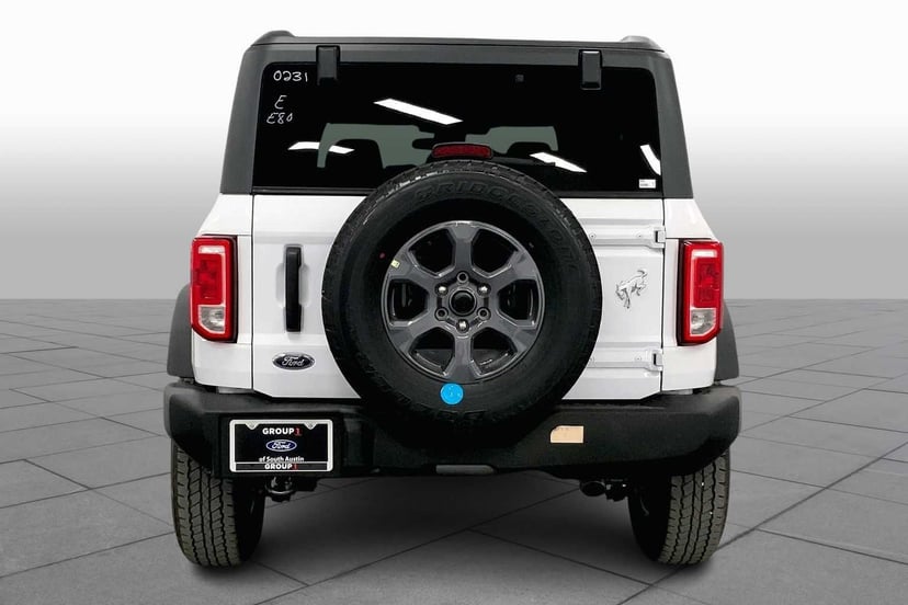 2025 Ford Bronco - Image 3