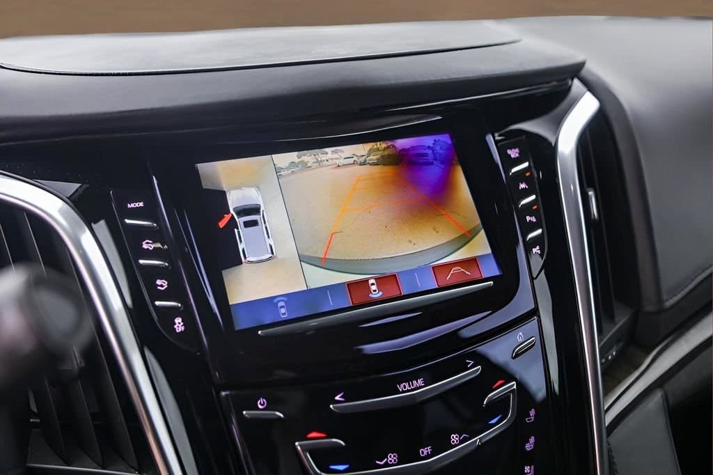 2020 Cadillac Escalade - Image 17