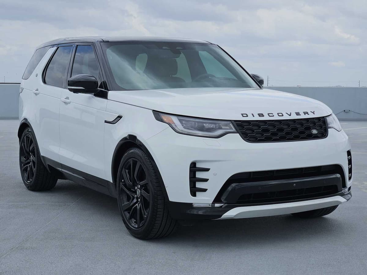 2025 Land Rover Discovery - Image 3