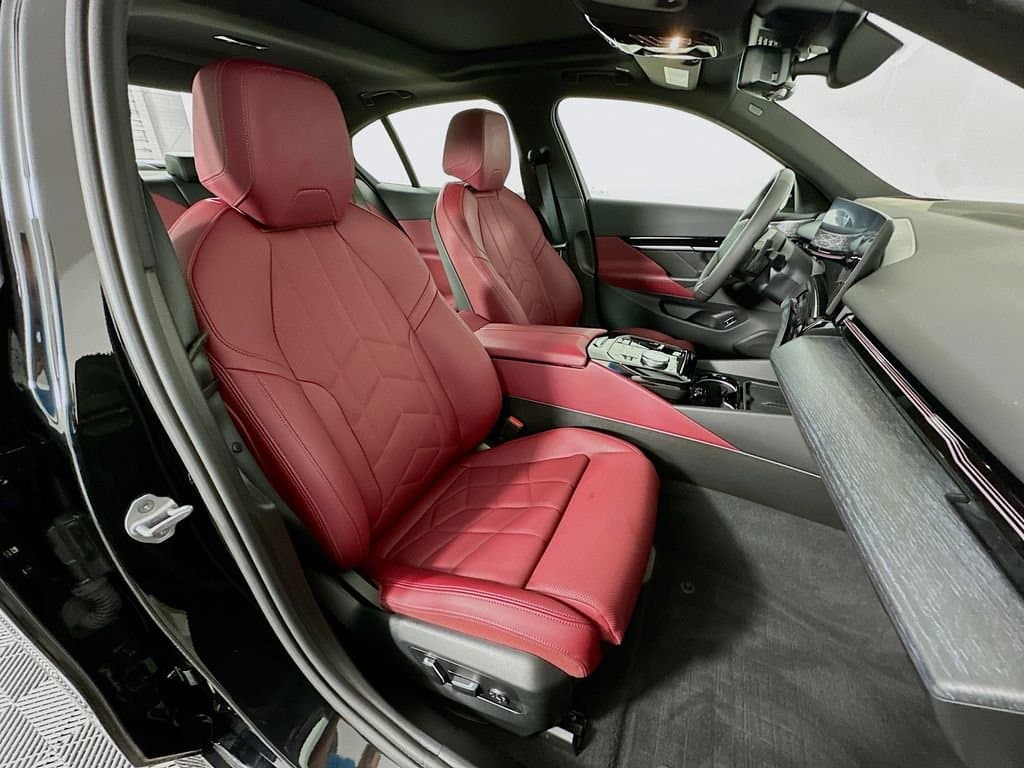 2025 BMW 5 Series - Image 29