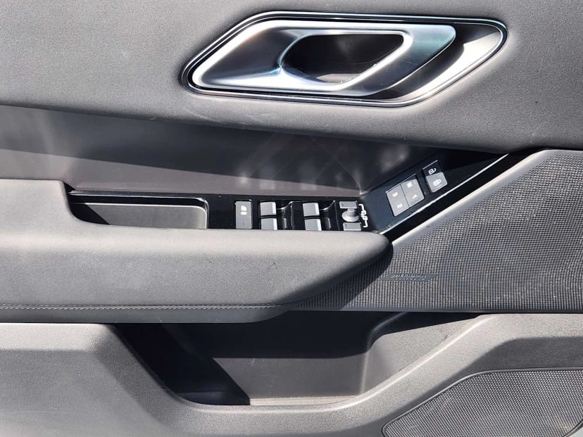 2026 Land Rover Range Rover Velar - Image 23