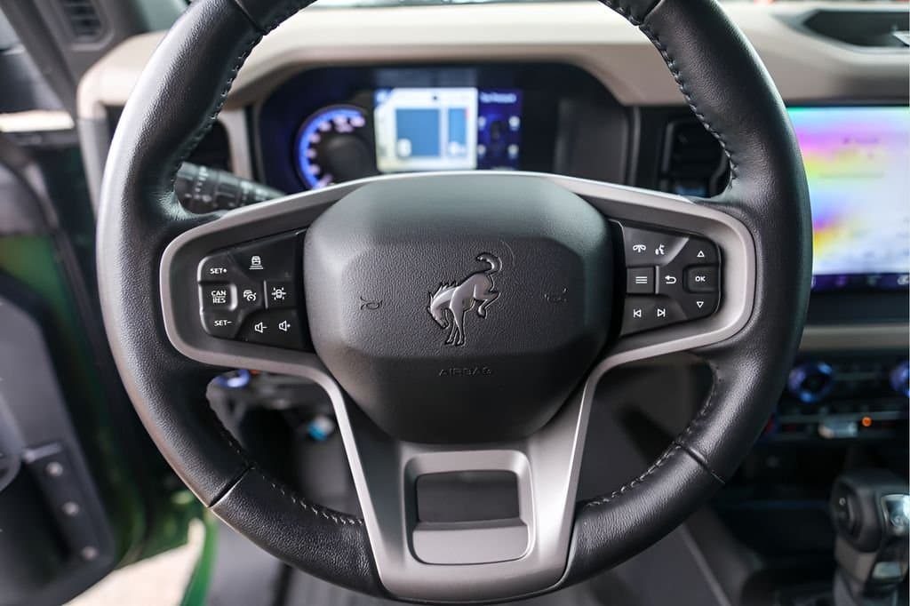 2023 Ford Bronco - Image 13