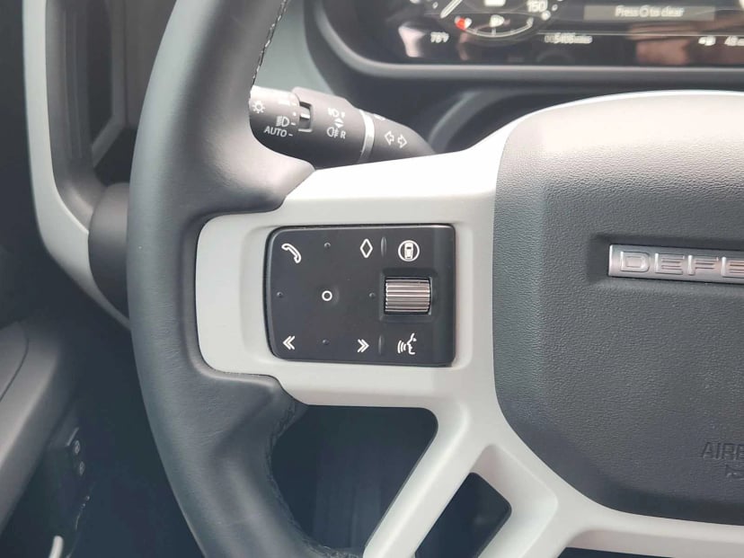 2026 LAND ROVER Defender 110 - Image 28