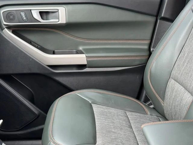 2023 Ford Explorer - Image 12