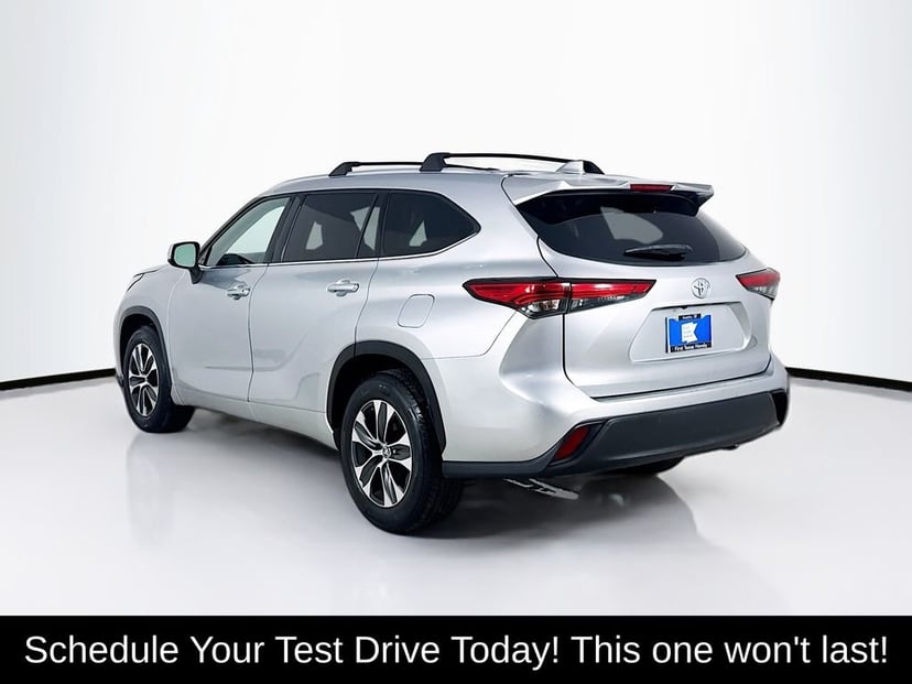 2020 Toyota Highlander - Image 5