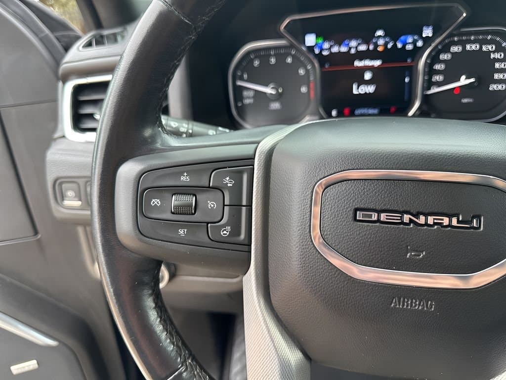 2021 GMC Yukon - Image 30