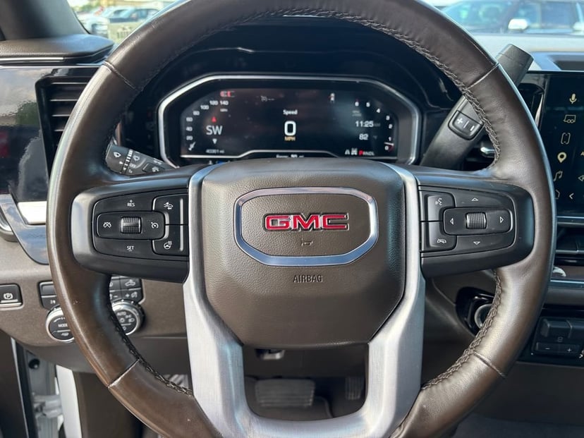 2025 GMC Sierra 1500 - Image 13
