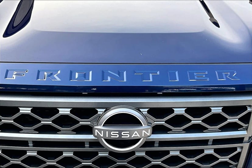 2023 Nissan Frontier - Image 10