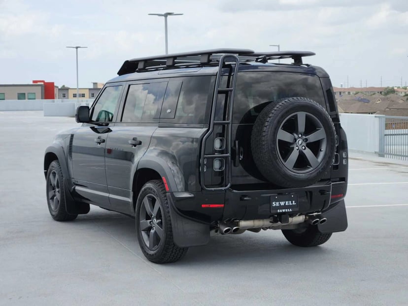 2024 Land Rover Defender - Image 5