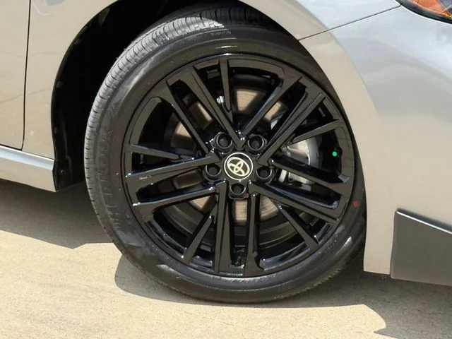2026 Toyota Camry - Image 2