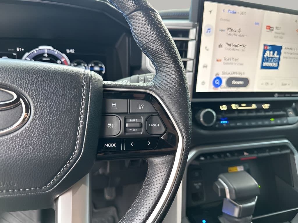 2024 Toyota Sequoia - Image 31