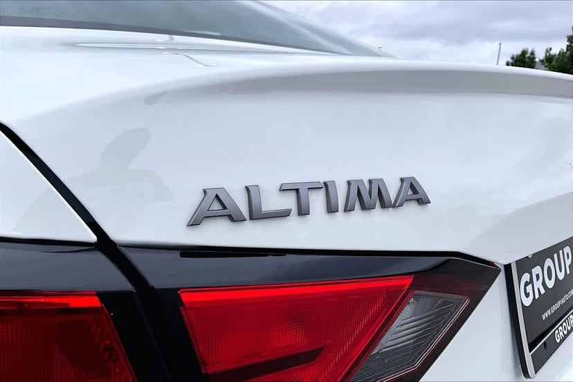 2025 Nissan Altima - Image 10