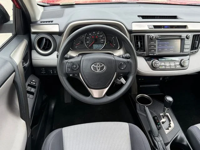 2015 Toyota RAV4 - Image 23