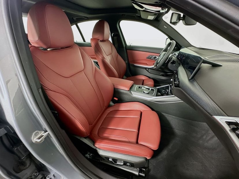 2025 BMW 3 Series - Image 29