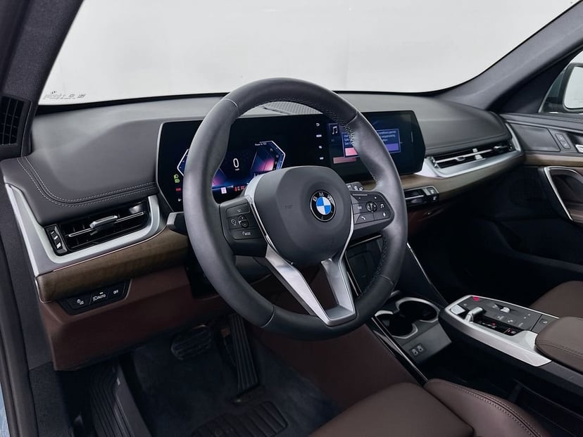 2025 BMW X1 - Image 9