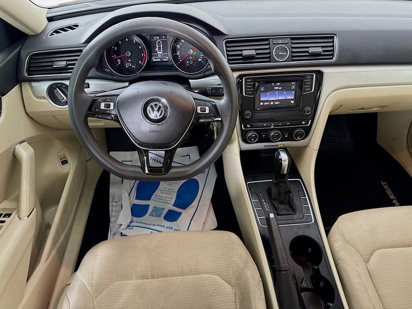 2017 Volkswagen Passat - Image 26