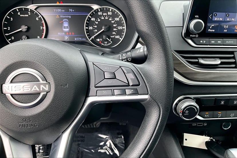 2025 Nissan Altima - Image 24