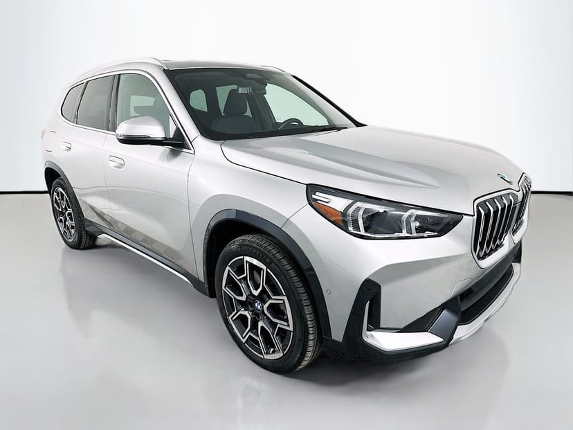 2025 BMW X1 - Image 3