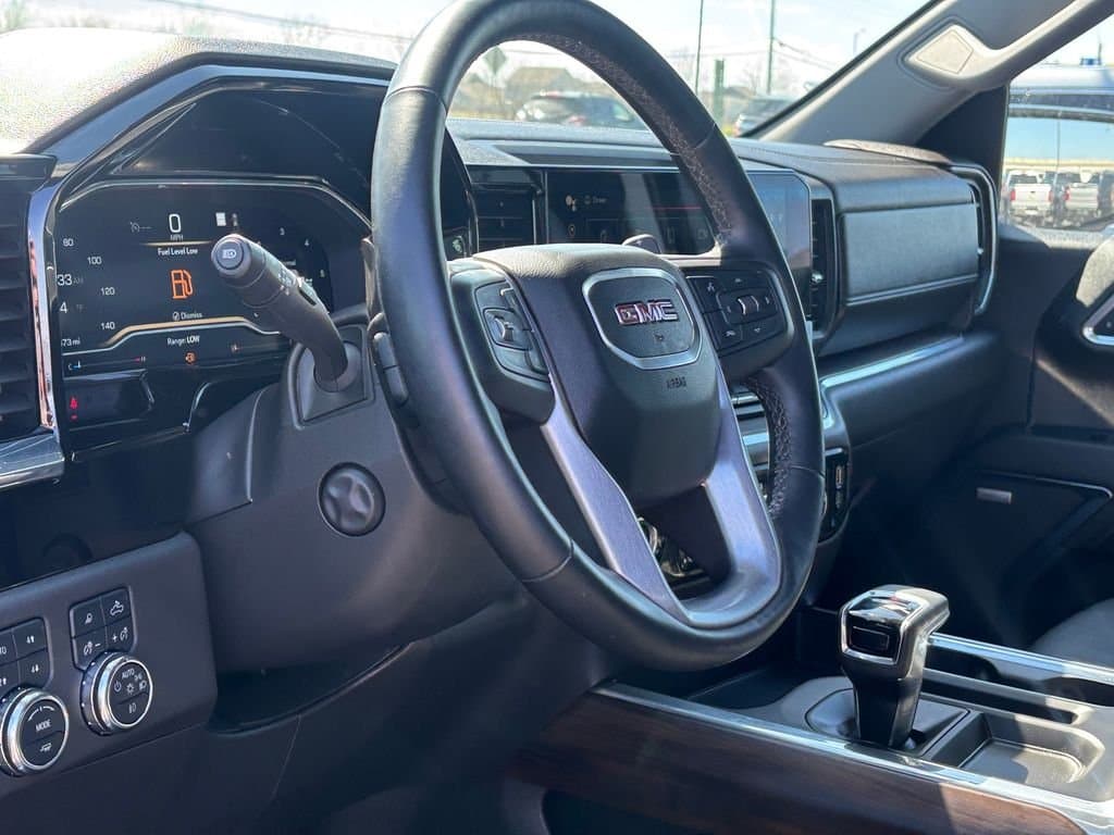 2023 GMC Sierra 1500 - Image 7