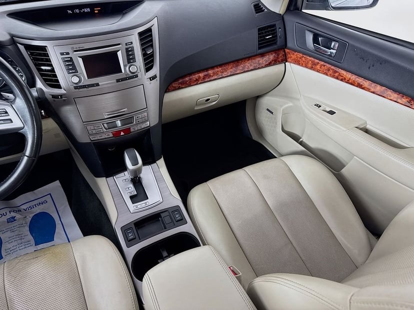 2012 Subaru Outback - Image 28