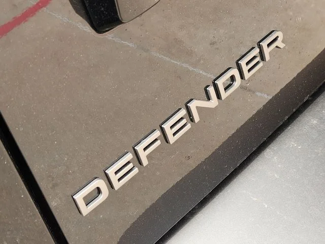 2026 Land Rover Defender 110 - Image 8