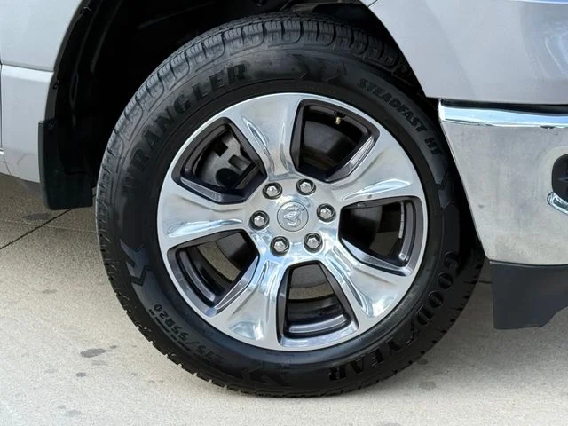 2024 Ram 1500 - Image 2
