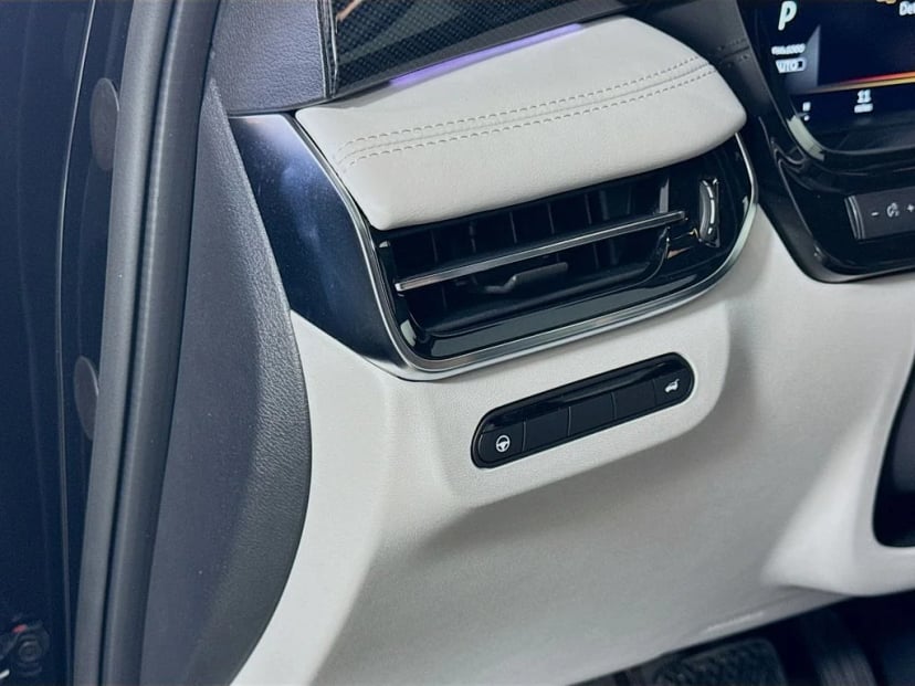 2027 INFINITI QX65 - Image 10