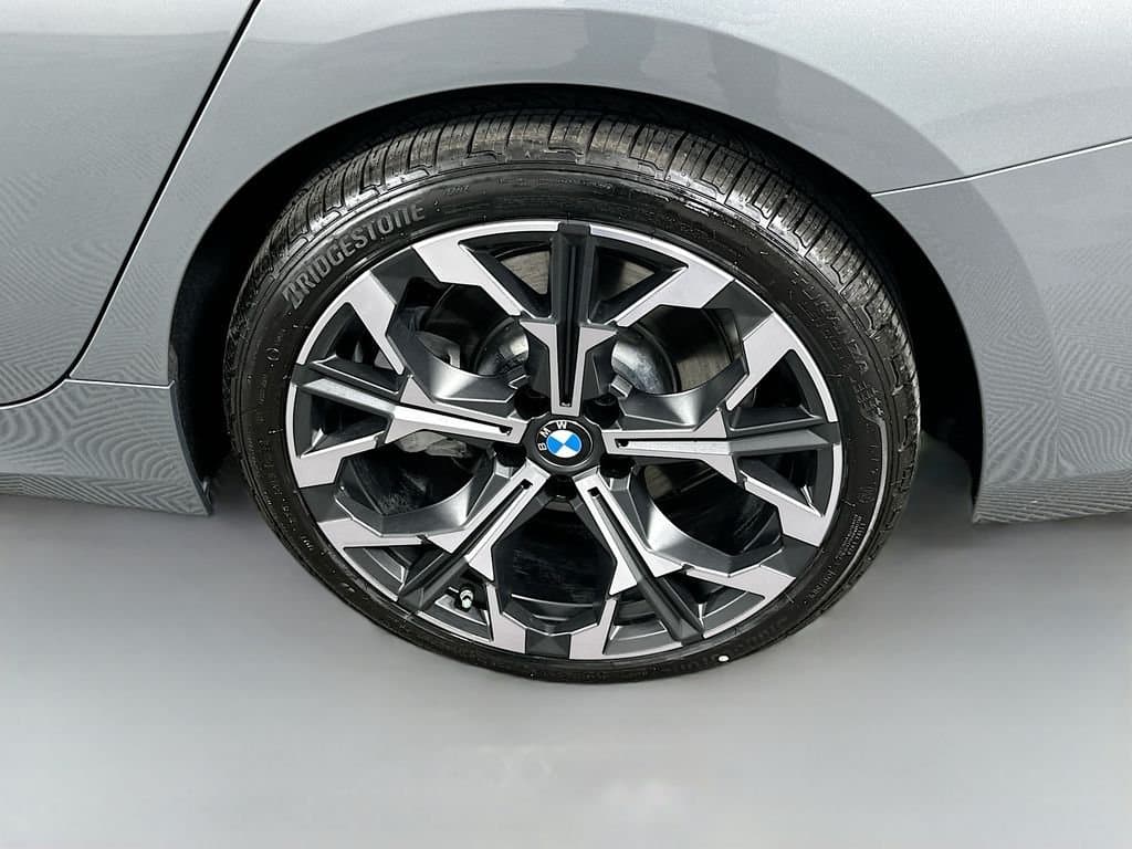 2026 BMW 3 Series - Image 23