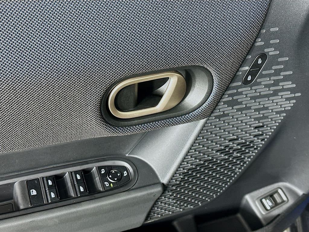 2025 MINI Cooper - Image 19