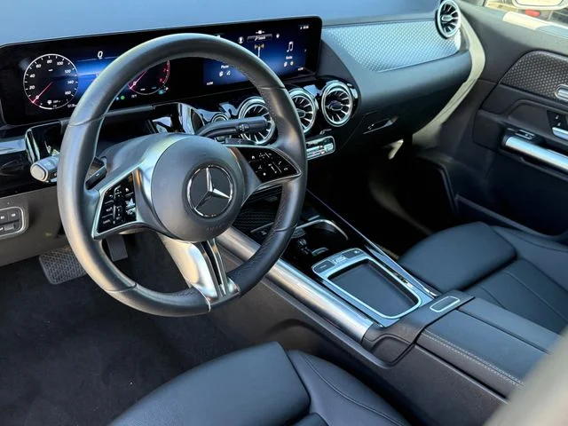 2025 Mercedes-Benz GLA - Image 9
