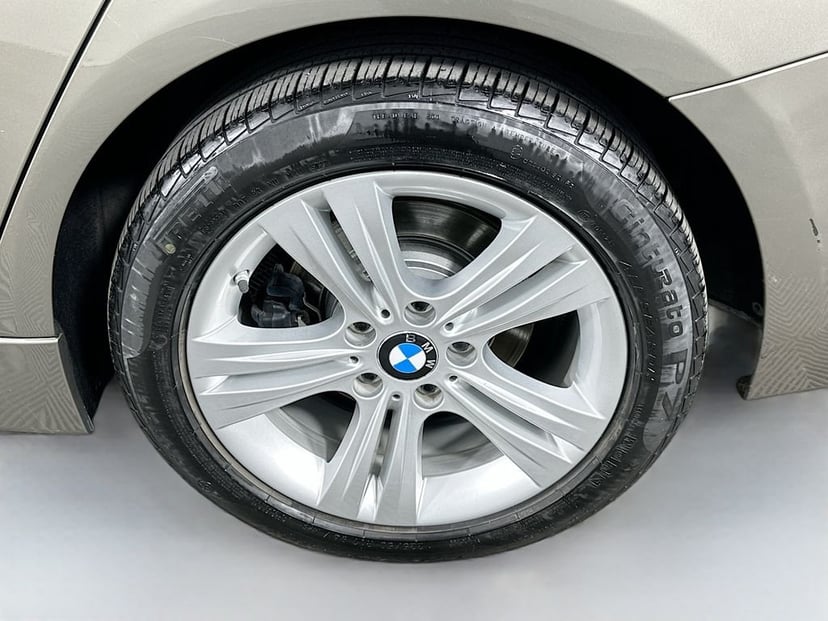 2016 BMW 3 Series - Image 31