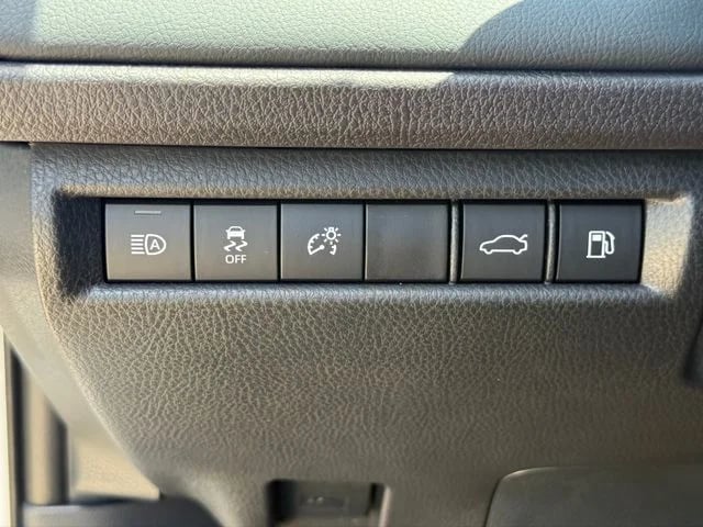 2026 Toyota Camry - Image 18
