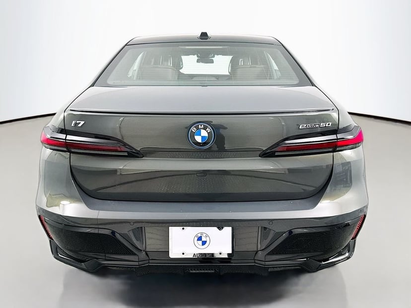 2026 BMW i7 - Image 6