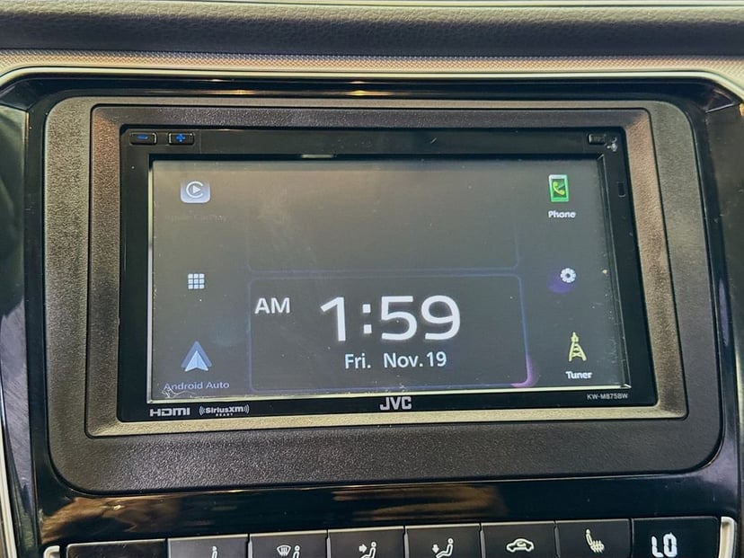 2017 Volkswagen Passat - Image 17