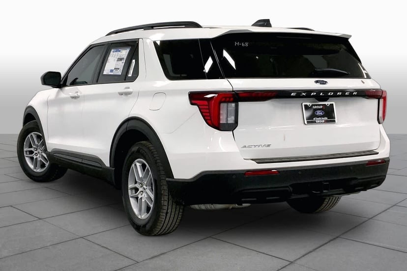2026 Ford Explorer - Image 11