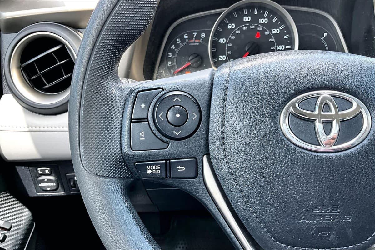 2013 Toyota RAV4 - Image 27