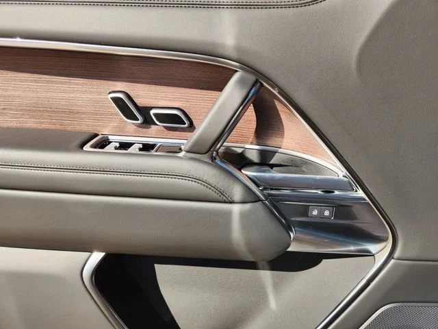 2026 Land Rover Range Rover - Image 16