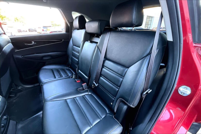 2017 Kia Sorento - Image 20