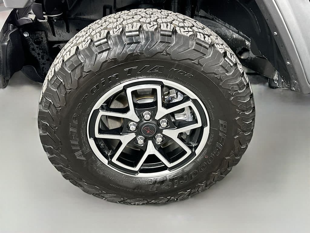 2025 Jeep Wrangler - Image 30