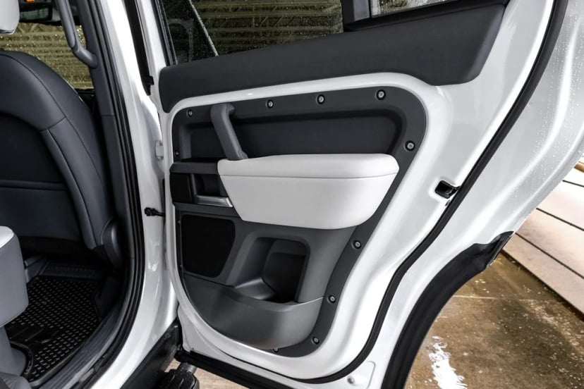 2026 Land Rover Defender 110 - Image 30
