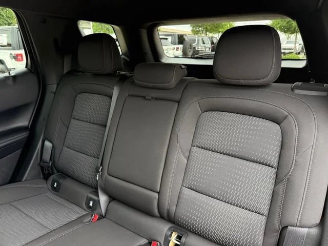 2025 Chevrolet Equinox - Image 24
