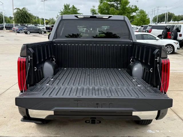 2023 Toyota Tundra - Image 28