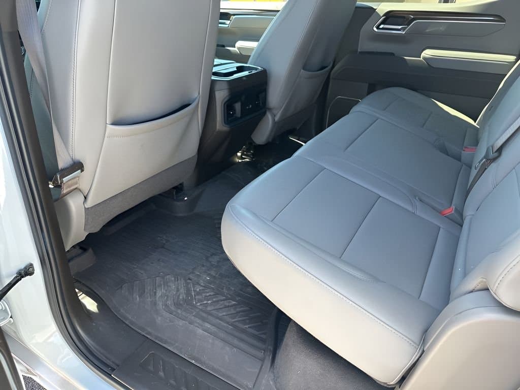 2025 Chevrolet Silverado 1500 - Image 20